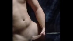 Novinho pauzudo balan&ccedil_ando o pau enorme Thumb