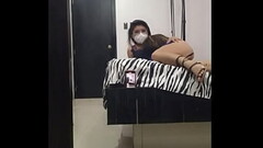 haciendo porno casero en falda y tanga, ingrese a un hostal con la esperanza de que un vecino entre  Thumb