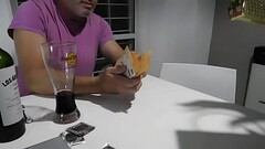 VOLVIENDO DE VACACIONES UN  AMIGO NOS INVITA  A VER  COMO  COJE LA PUTA  QUE TIENE  EN  LA ESQUINA D Thumb