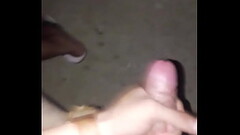 Vi a mi hermanastro en el ba&ntilde_o y de solo imaginarmelo chupandomela me hace correrme Thumb