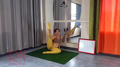 Regina Noir. Yoga in yellow tights doing yoga in the gym. A girl without panties is doing yoga. An a Thumb