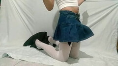 Chica tv sensual jugando solita Thumb