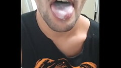 Novinho saiu da balada e foi para esta&ccedil_&atilde_o tomar um leitinho Thumb