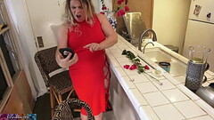 Stepmom gets pics for anniversary of secretary sucking husband'_s dick so she fucks her stepson Thumb