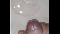 Mi amigo se pajea en el ba&ntilde_o VII Thumb