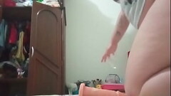 Gorda gostosa sentando no consolo com plug no rabo Thumb