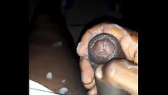 Punheta com muito gemido e leite de um macho preto 1/2 Thumb