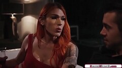 Busty tgirl Aspen Brooks barebacks a guy Thumb