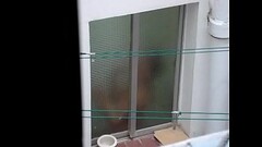voyeur real - una ducha r&aacute_pida de mi vecinita como cada dia y yo las grabo todas Thumb