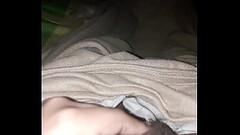 Chico virgen se hace una paja al despertarse Thumb