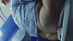 Por fin, una mamada de pene en los ba&ntilde_os p&uacute_blicos. Thumb