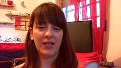 Masturbazione davvero eccitante banana e tacchi nel culo fino a bagnare tutto il pavimento Thumb