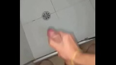 Novinho De SP gozando no chuveiro Thumb