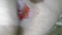 Gay Arrombando o Cuzinho com o Vibrador Thumb