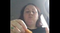 Chubby bbw eats in car while getting hit on by stranger Thumb