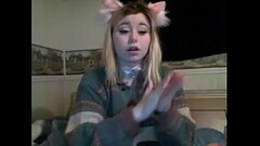 chubby babe playing pussy and sucking dildo Thumb