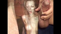 Kater xxx Tribute - sie bekommt die volle Ladung in den offenen Mund Thumb
