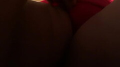 MI ESPOSA.BAJO LA FALDA VESTIDA DE ROJO.PARA UNA FIESTA.SWINGER Thumb