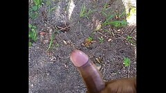 negro do pauzao, batendo punheta no mato Thumb