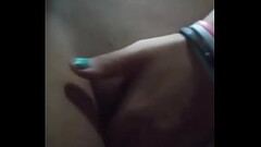 Hot babe rubbing her wet pussy Thumb