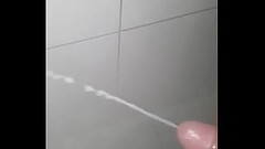 Gozando no chuveiro em c&acirc_mera lenta Thumb
