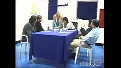 Comunicazioni anali urgenti (Full Porn Movie) Thumb