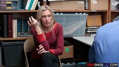 Teen saves her stepmom from going to jail after shoplifting Thumb