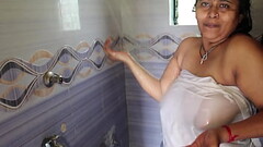 desi big bOObs aunty part 1.MP4 Thumb